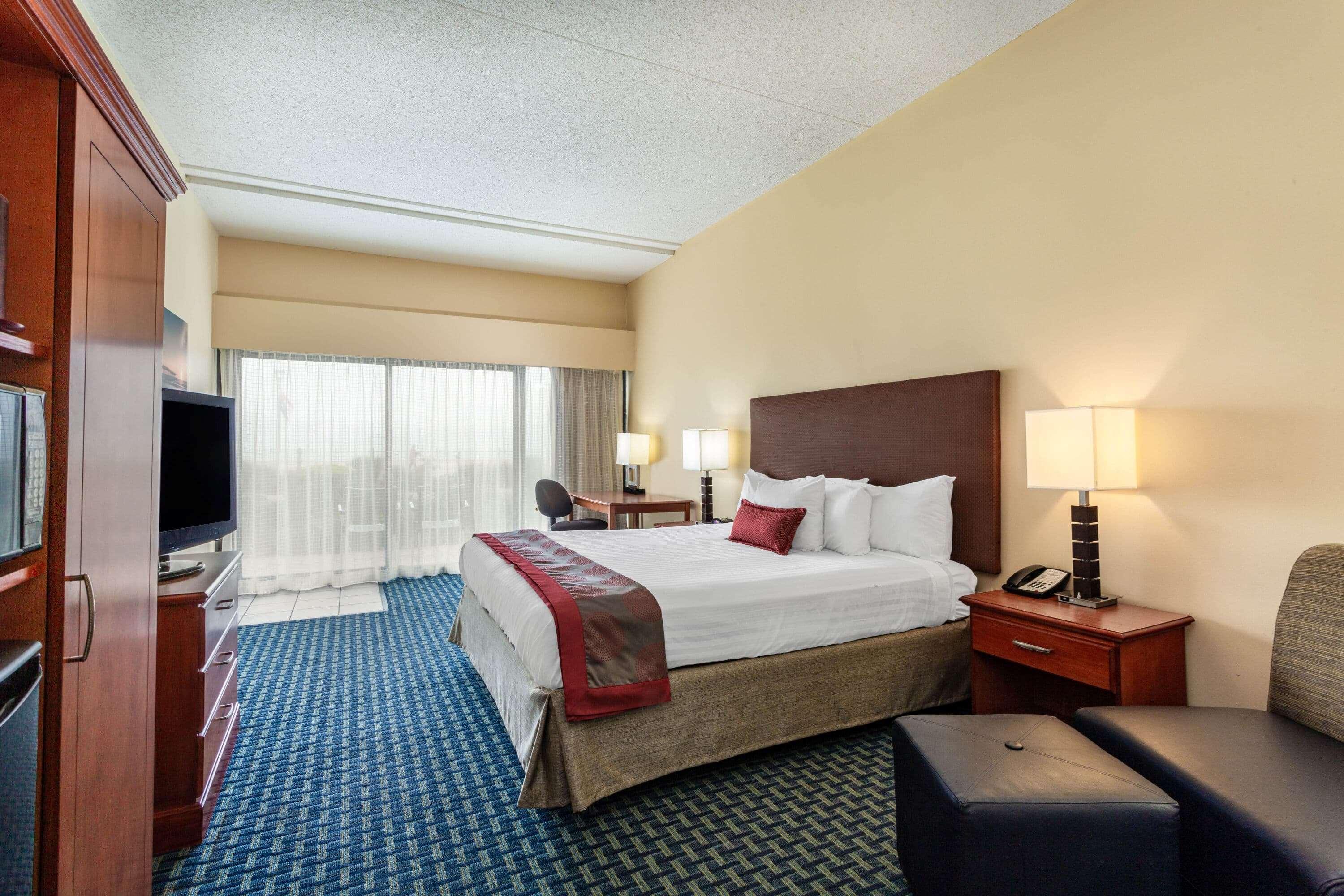 Hotel Ramada Plaza By Wyndham Virginia Oceanfront