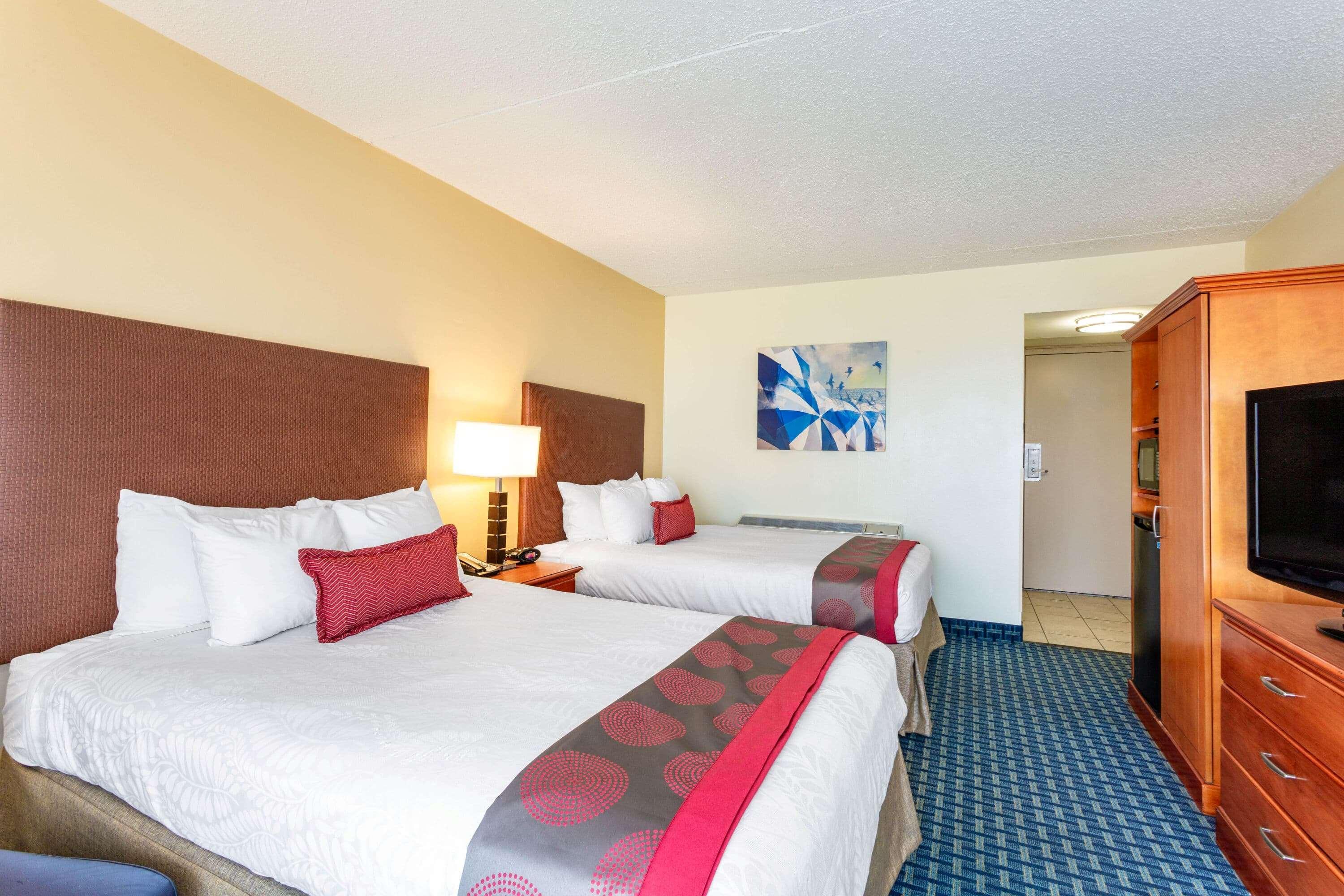 Hotel Ramada Plaza By Wyndham Virginia Oceanfront 3*